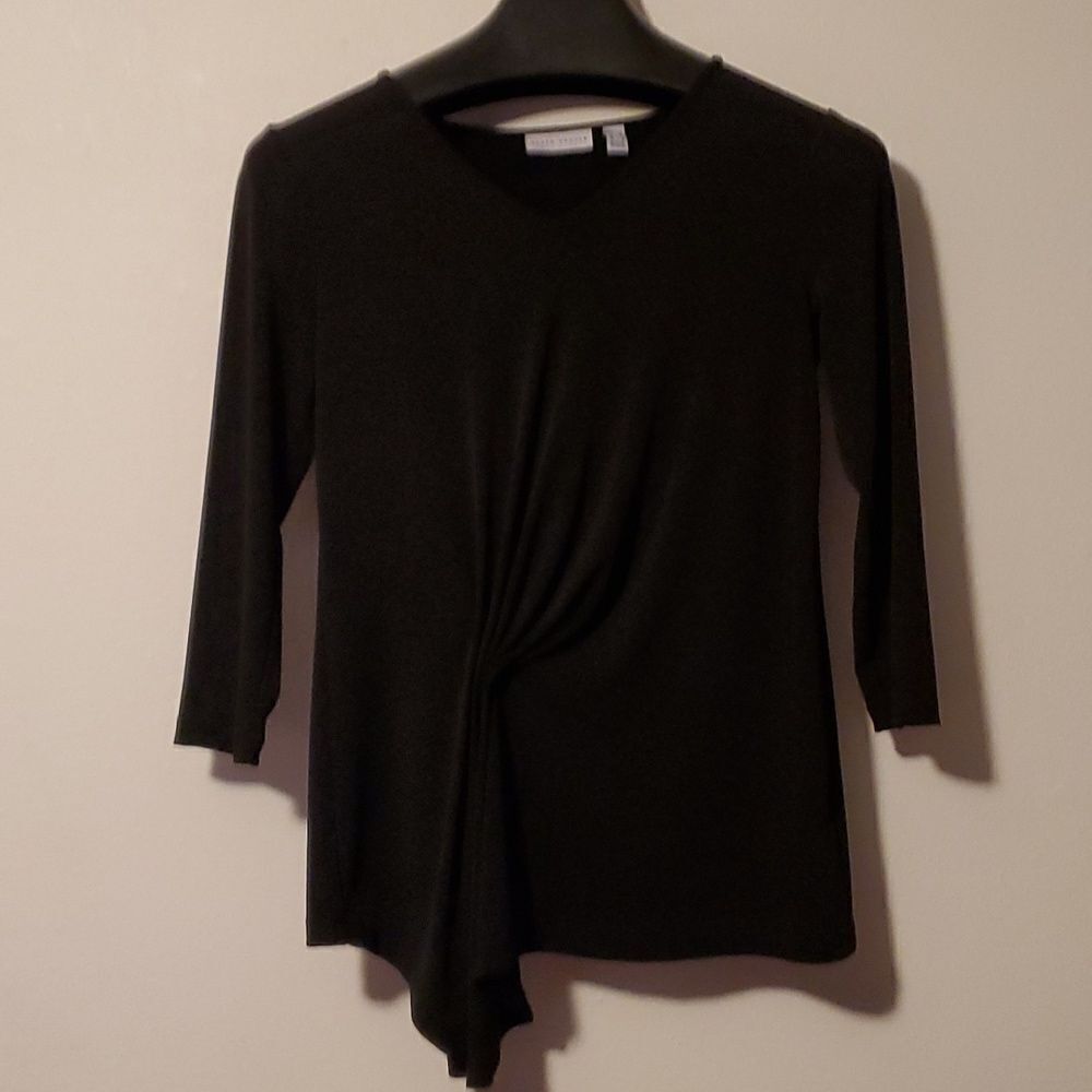 Susan Graver Liquid  Knit V neck top black